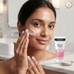Neutrogena Clear & Radiant Face Scrub with Vitamin C + 0.5% Salicylic Acid - Image 4