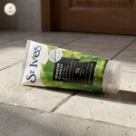 St. Ives Blemish Control Scrub – Green Tea & Bamboo (170g) - Image 3