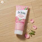 St. Ives Gentle Smoothing Scrub – Rose Water & Aloe Vera (170g) - Image 3