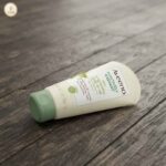 Aveeno Positively Radiant Skin Brightening Daily Scrub - Image 3
