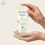 Aveeno Positively Radiant Skin Brightening Daily Scrub - Image 2