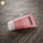 Neutrogena Visibly Clear Pink Grapefruit Daily Scrub - Image 3