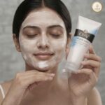 Olay Natural Aura Cleansing Face Wash - Image 3
