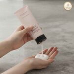 The Face Shop Rice Water Bright Foaming Cleanser (150 ml) - Image 4